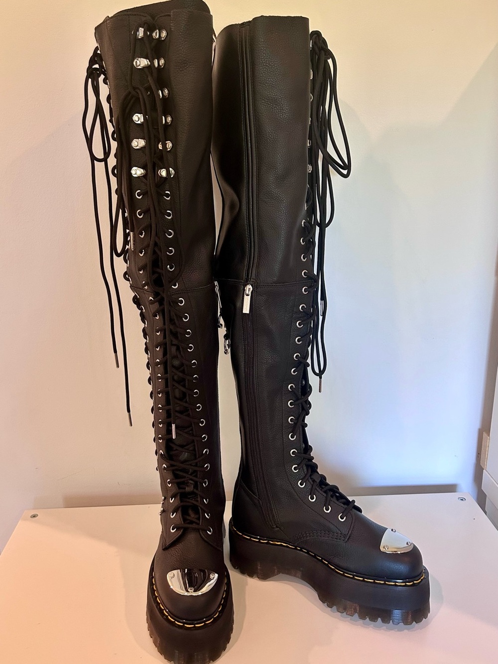 Dr. Martens Virginia Leather 28-Eye Extreme Black Knee High Boots Size 8 New